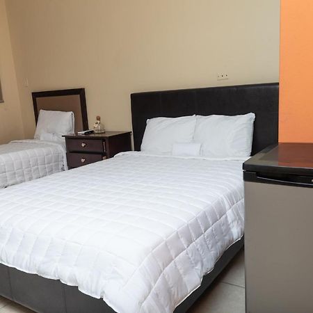 Red Sunset Beach Club Hotel Бокерон Екстериор снимка